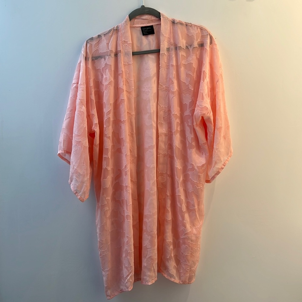 Pink kimono